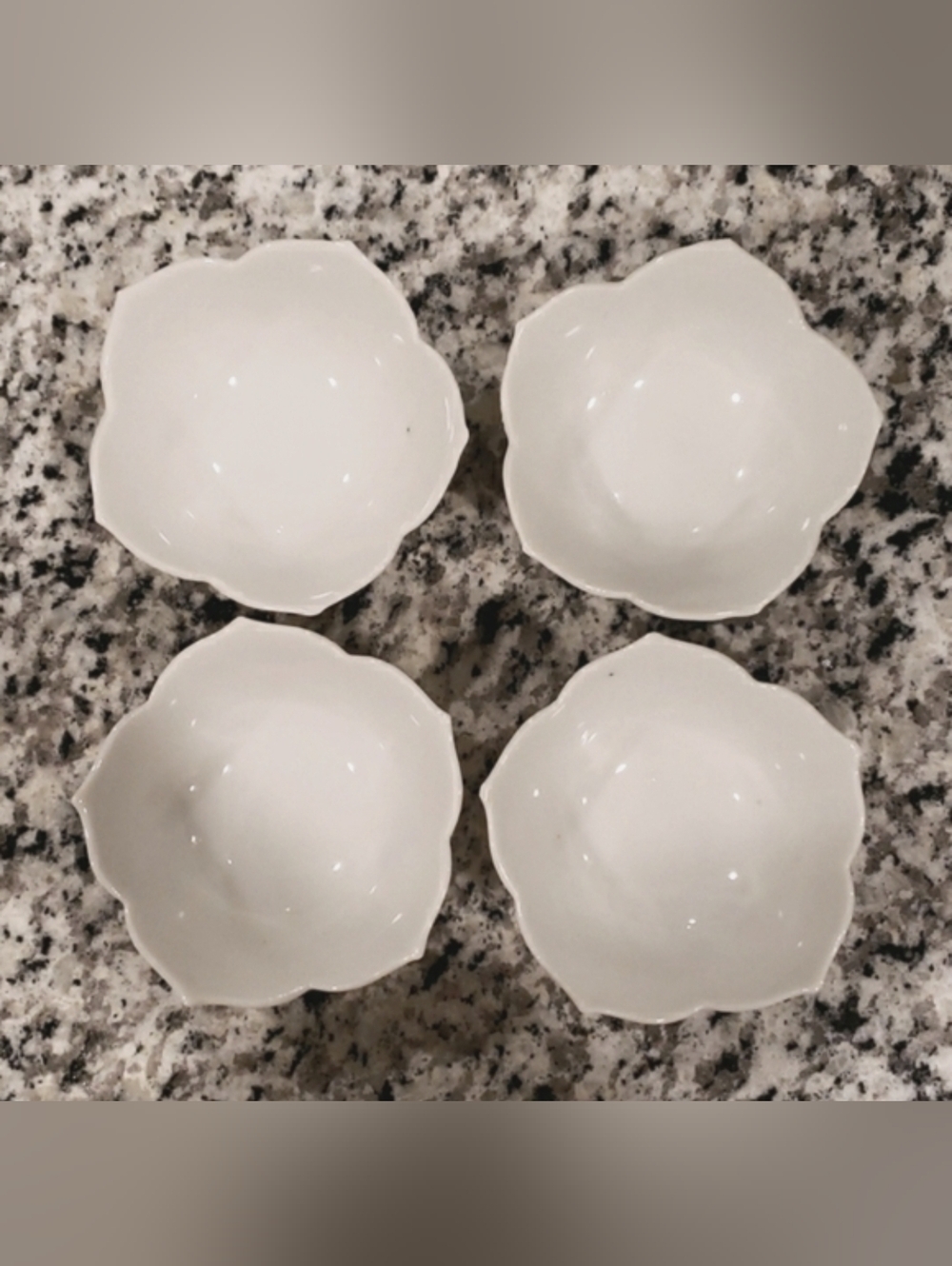 NEW FOUR SMALL CERAMIC WHITE SAUCE DISHES